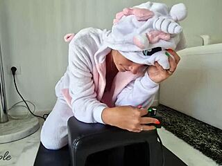 Hey, can you handle watching this unicorn milf ride a sybian until she nearly blacks out?