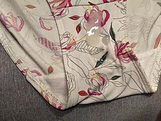 Me vine sobre los calzones blancos de flores de mi mejor amiga, fetish girlfriend panties masturbation with cumshot