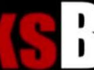 Holly Hendrix Squats And Fucks Her Stepbrother Hardcore