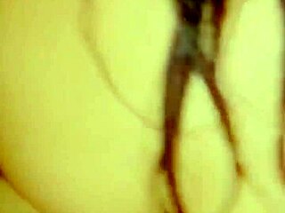 Mi Pequeña Novia Tiene Ganas De Follar Mientras Sus Padres Duermen En La Otra Habitación Casi Nos Ven