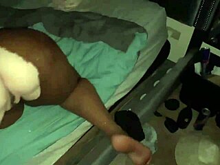 liyahthebunni stretches riding big cock rough and wet 😈