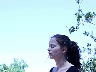 I’m So Horny Touchin’ Myself After Dinner, Ughh Avri Norwood!