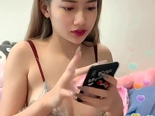 Em gái gợi cảm trên Bigo Live quá hot! 😍