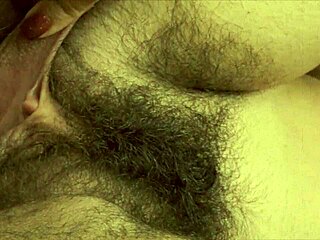 hey, wanna see my secret vintage clitoris collection from top twenty?