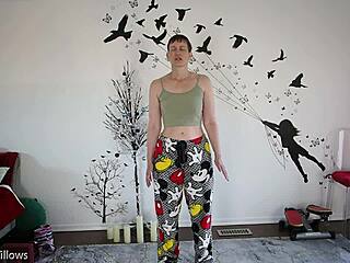 Girlfriend teaches yoga lesson 350