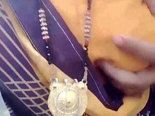 Indian desi village bhabhi pissing outdoor at ranch