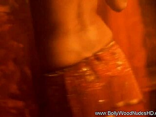 Exotic Indian Milf Showcases Sensual Dance Moves