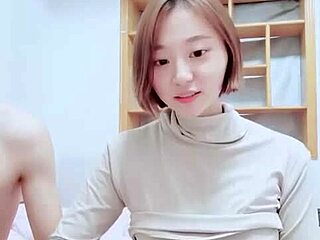 Vietnamese Girl So Horny, Her Body Begs for Wild Sex Every Night I See Her