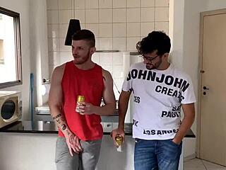 minha mulher n�o me dava o cu ent�o meu amigo deu 😏