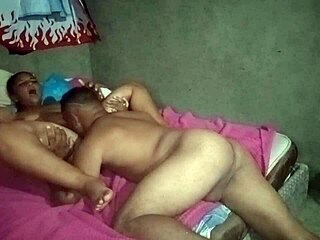 I fuckd my girlfreind without a condum and creampied her pusy