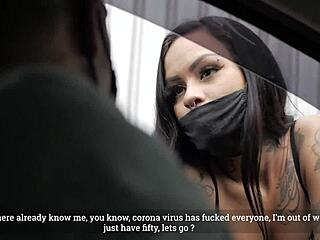 Does Evelyn Buarque charge only 50 reais for street fun with Tony Tigrao?