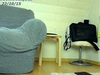 Hot Sexydea Drilling Herself on Live Webcam