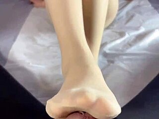 hey, my friend’s sister cums using pantyhose feet