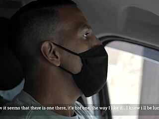 Does Evelyn Buarque charge only 50 reais for street fun with Tony Tigrao?