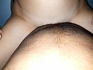 Horny wife offers wet pussy in backyard, ignoring passersby for plentiful cum