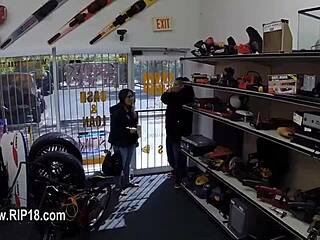 Secret Voyeur Spot Reveals Amateur Teen in Hardcore Action