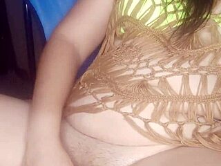 wow, such rico placer with my zanahoria toy! 🥕