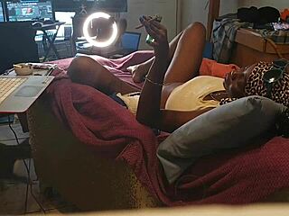 स्वीट इबोनी अमेच्योर चूसती और बड़ी गांड़ उछालती हॉट कंपाइलेशन