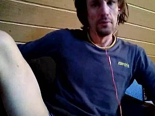 Watch this gay guy masturbate solo, what do you think?