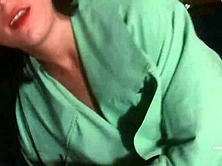 Squillo di fuoco unfolds as a vintage Italian tale of raw desire.