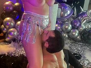 Le Chupo La Polla Al Bailarín Más Sexy En La Fiesta Con Sara Blonde