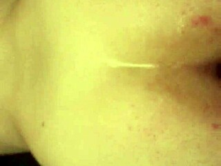 Girlfriend Uses Dildo