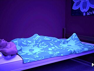 i was playin the game when this girl started rubbin on my dick, man it was hot