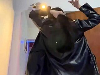 hey, found my new outfit for dancing tonight! tell me if ya like it, ok?