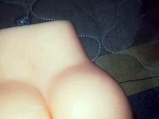 probando mi juguete de silicona big ass with black cock?