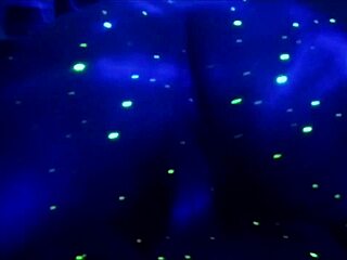 woke up so horny, gave my pussy to neighbor while hubby’s away on work trip 😈