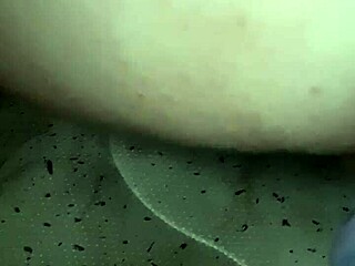 I creampie'd my teen girlfriend's pussy, she cummed everywhere!