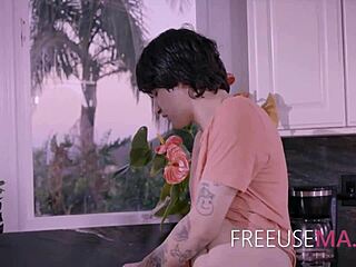 मुझे अपनी इंडियन सास की चूत का आउटडोर मज़ा चाहिए