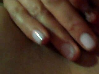 Intensely Playing With Pussy in Amateur Scenes