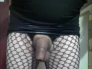 I, a bisexual crossdresser, use a pump to get bigger for homemade fun