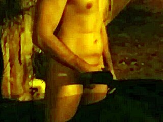 i'm an exibicionist gay guy with handsome beard, cummin on feet outdoors