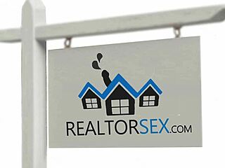 PAWG Real Estate Agent Anna Thanks Client with Quick Hard Fuck in POV Ride