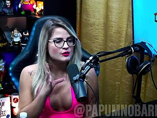 Bruna Carlos, are you teasing ruan with your ass?