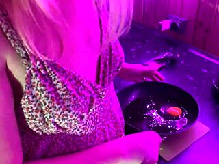 Juicy Blowjob From A Housewife In The Kitchen With A Frying Pan In Her Hands