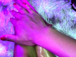 Lindos Pés Fofos E Masturbação Com Vibrador Na Bucetinha Preta