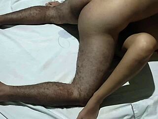 Grávida burning with desire to give up her tight ass