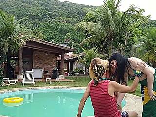 uhh, sexo in the mansion with branca de neve, mike in brazil full on red