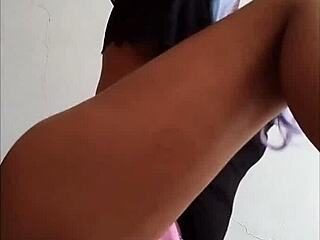 Linda Mexicana Arouses with Her Feet in Bed