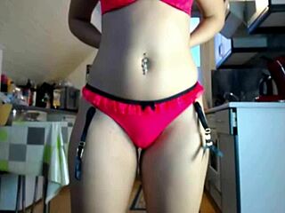 Temptation Unleashed with Sexydea’s Sensational Lingerie Twerking in Garage