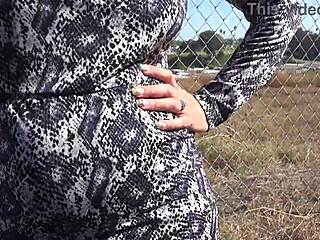 Latina MILF shows sexy fingernails in public fetish 😍