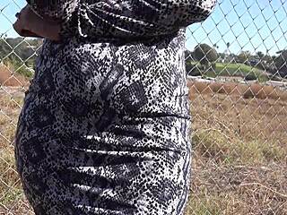 Latina MILF shows sexy fingernails in public fetish 😍