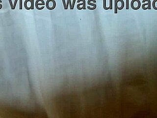 Horny milf fingers pussy while bf away.