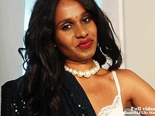 i-i'm an indian milf who wants to be impregnated in this taboo roleplay