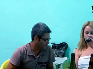 Suruba no boteco with safadas and amigos in wild bar action complete on xvideos red