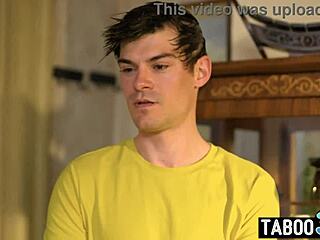 How does flexible yoga star Alexa Flexy handle such intense butt stretching?