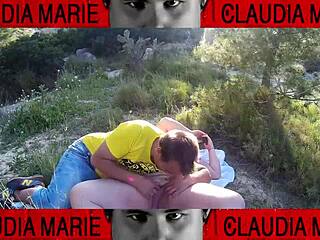 La Gorda Se Mete Galletas Por El Coño Y Luego Su Amigo Gay Se Las Come En Este Coño Cabe De Todo